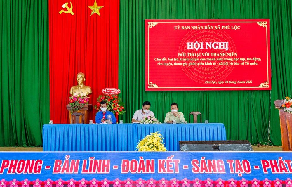UBND xã Phú Lộc: Hội nghị đối thoại với thanh niên